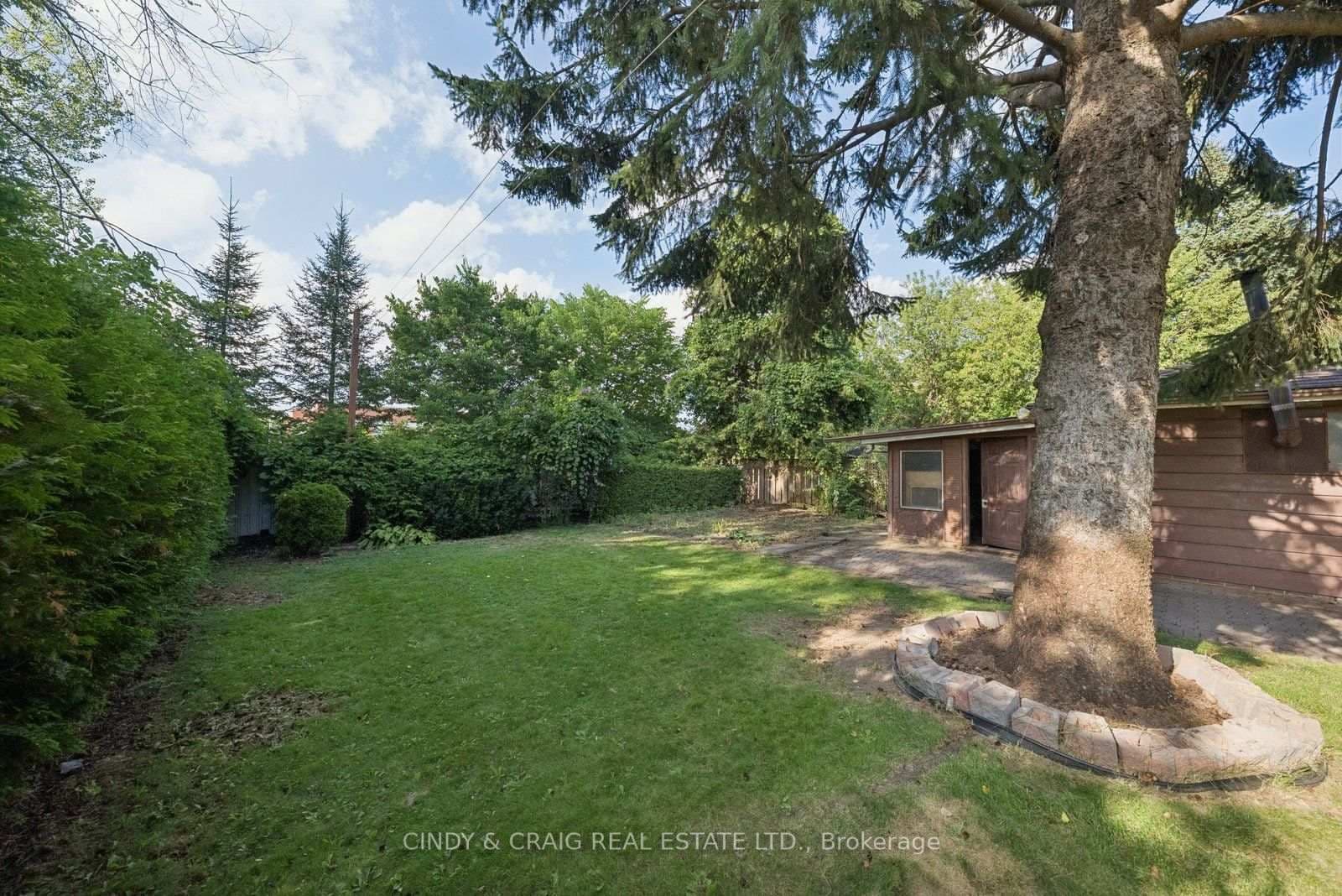522 Dunkirk Avenue thumbnail 12