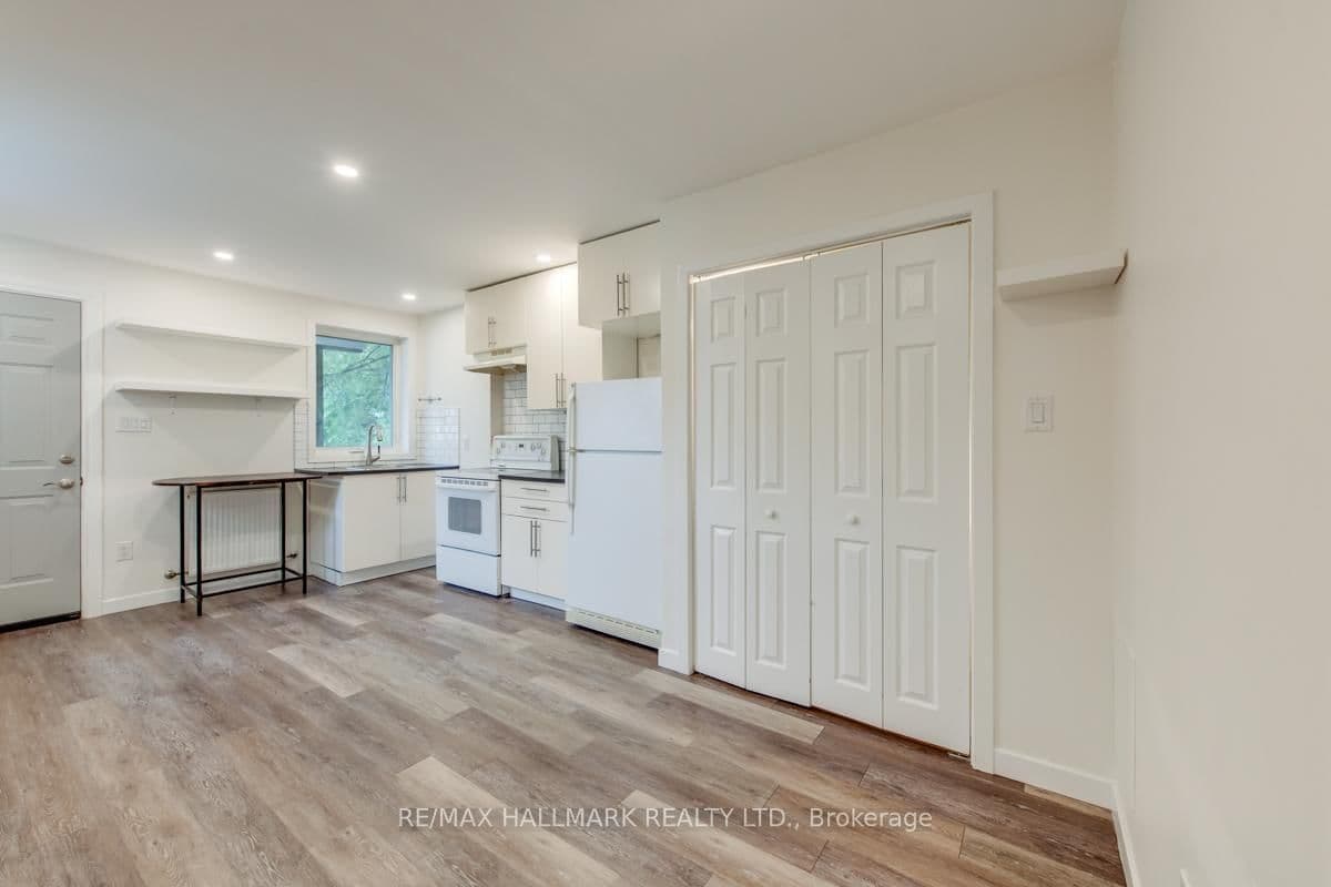 233 Kingston Road, Unit Main thumbnail 4