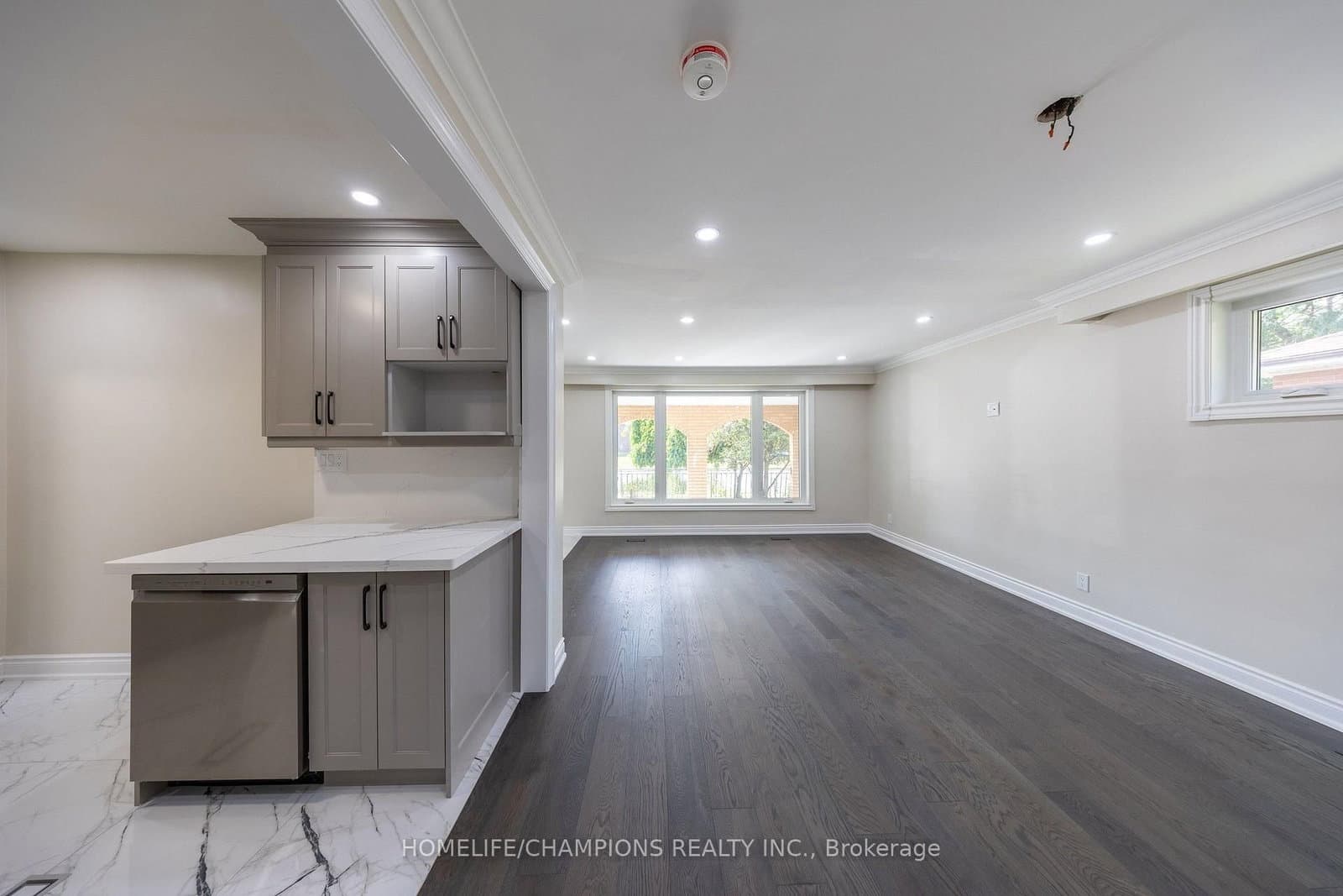 1083 Birchmount Road thumbnail 8