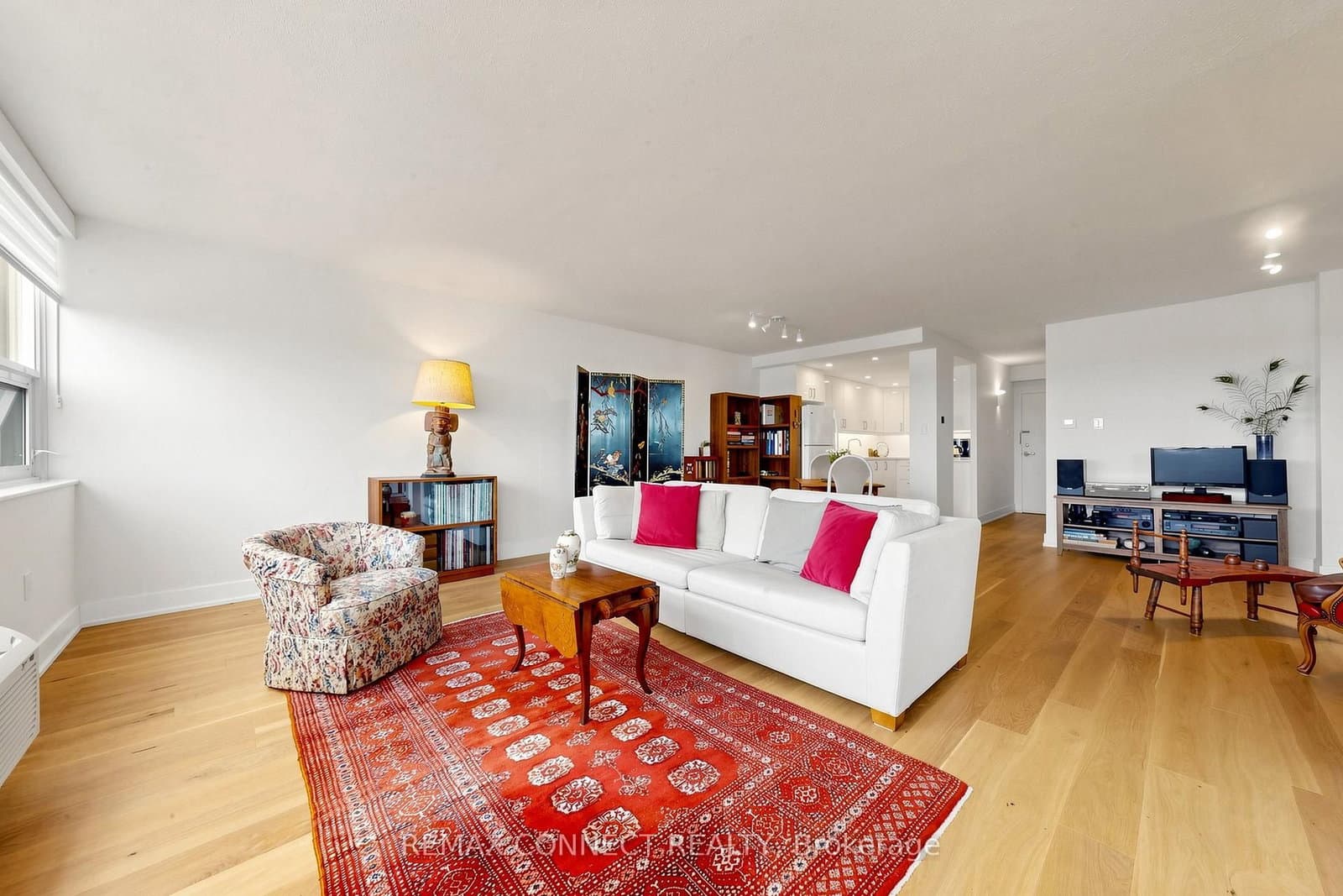 121 Ling Road, Unit 1207 thumbnail 3