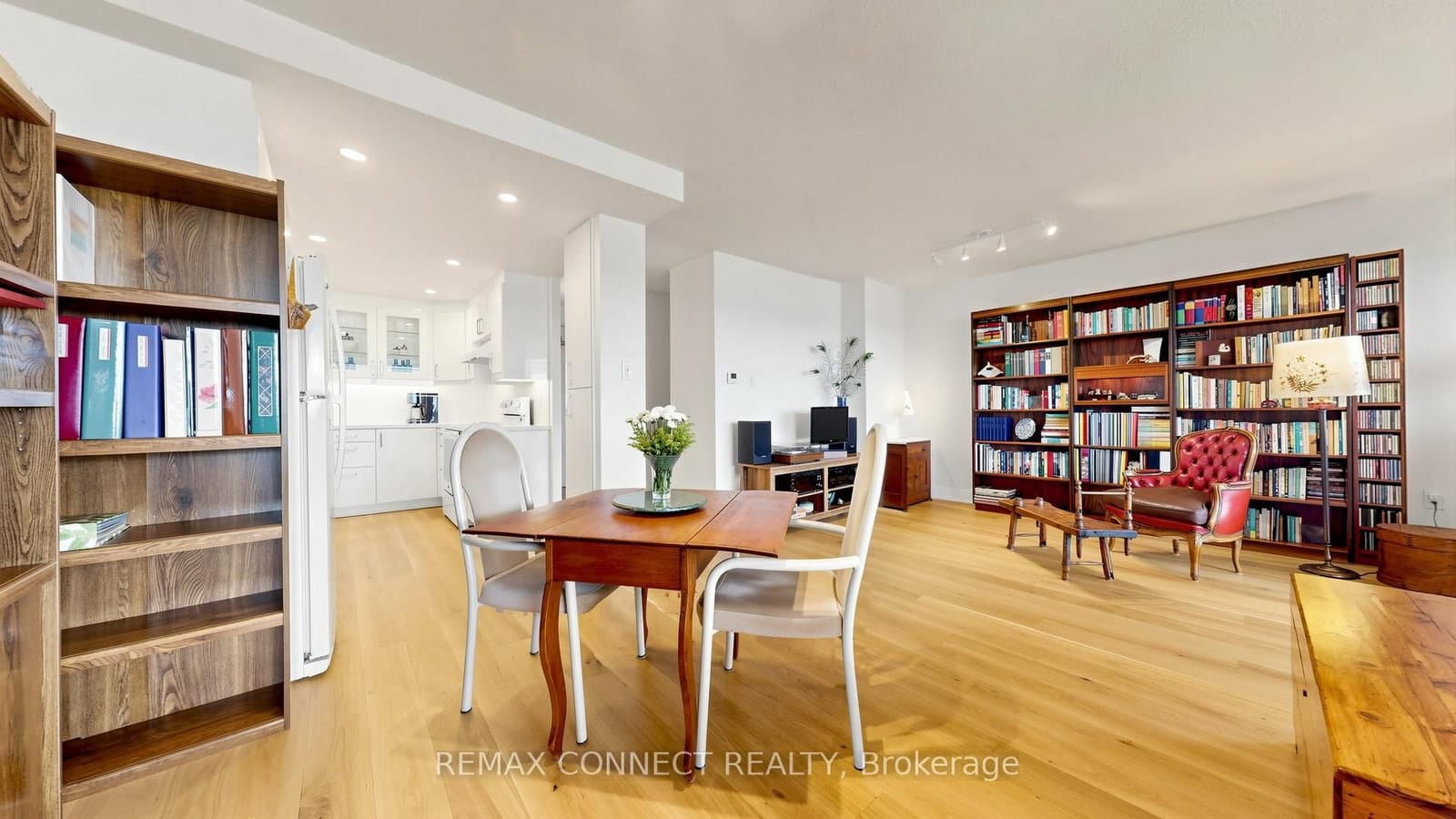 121 Ling Road, Unit 1207 thumbnail 6