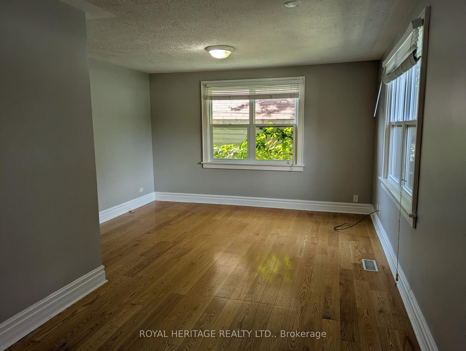 951 Dundas Street E, Unit 1 thumbnail 10