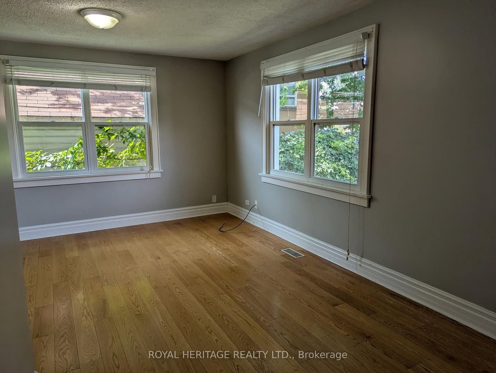 951 Dundas Street E, Unit 1 thumbnail 11