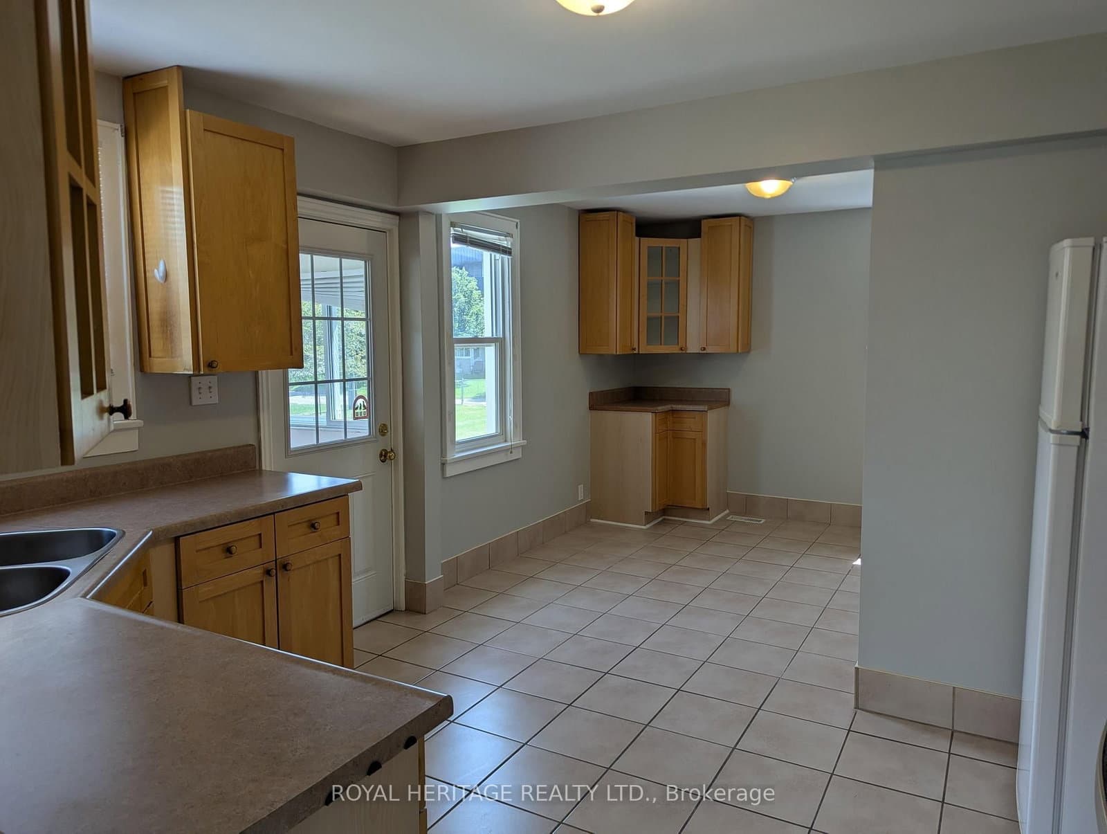 951 Dundas Street E, Unit 1 thumbnail 6