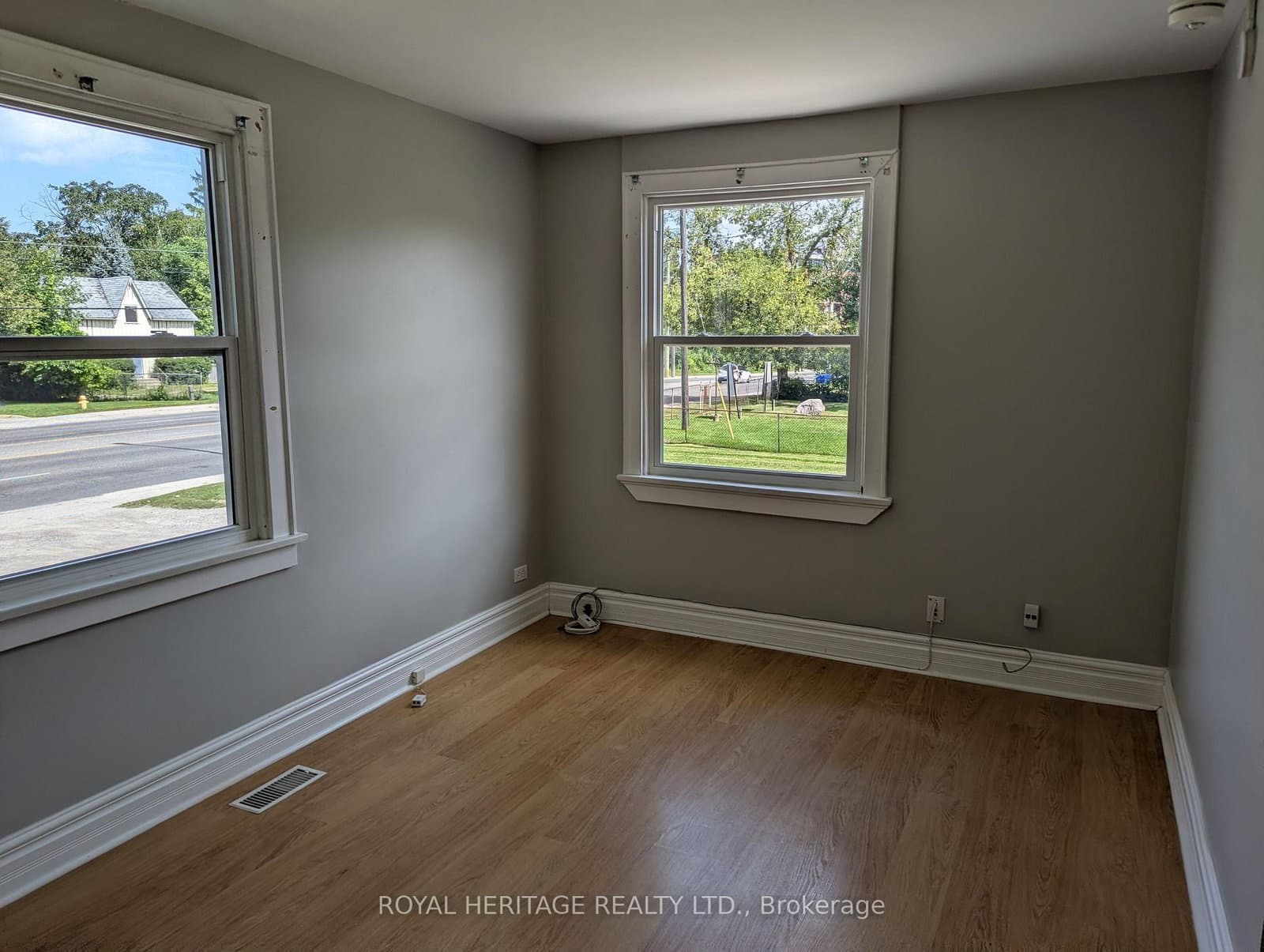 951 Dundas Street E, Unit 1 thumbnail 9