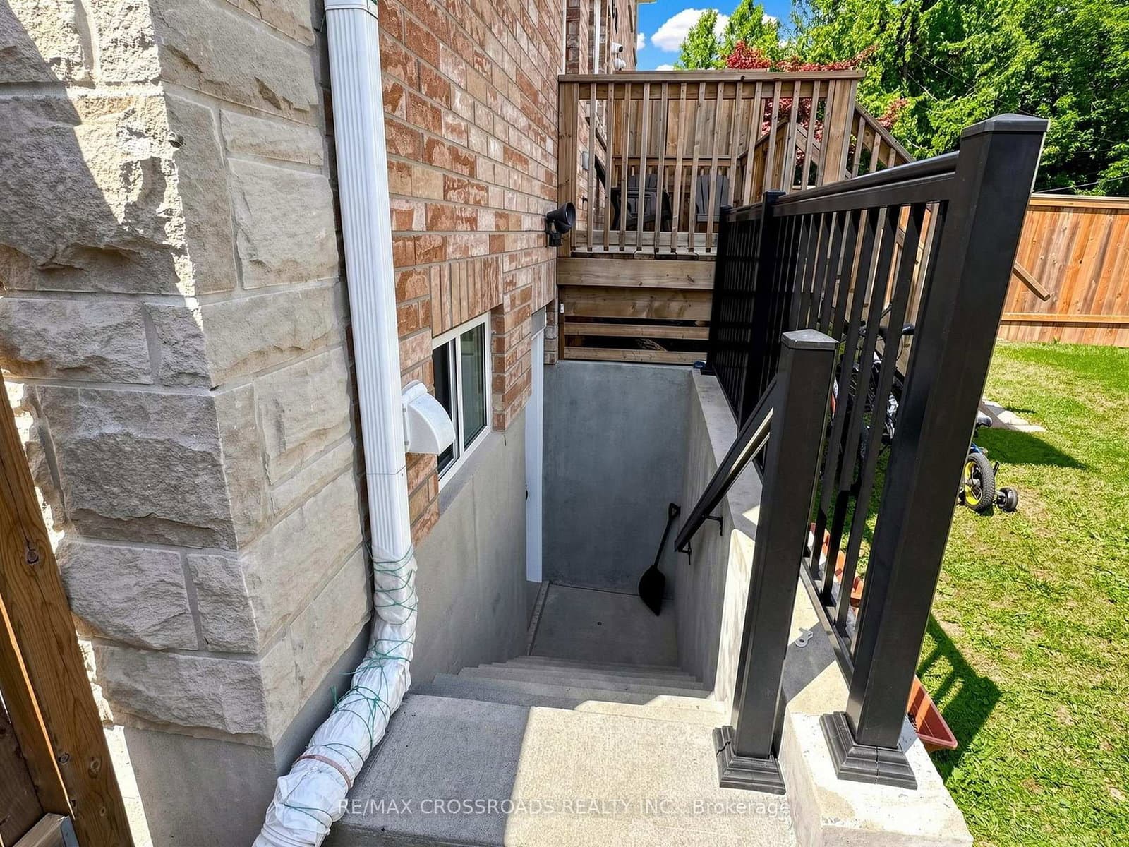 478 Aylesworth Avenue E thumbnail 38