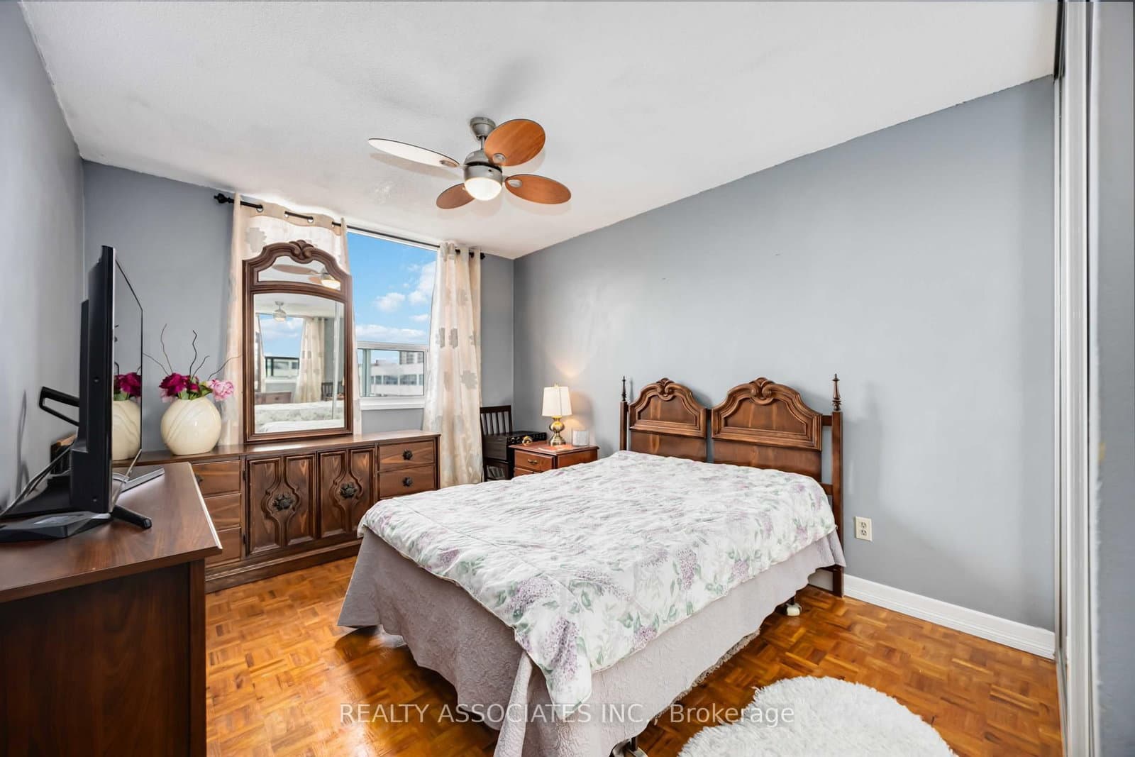 180 Markham Road, Unit 811 thumbnail 9
