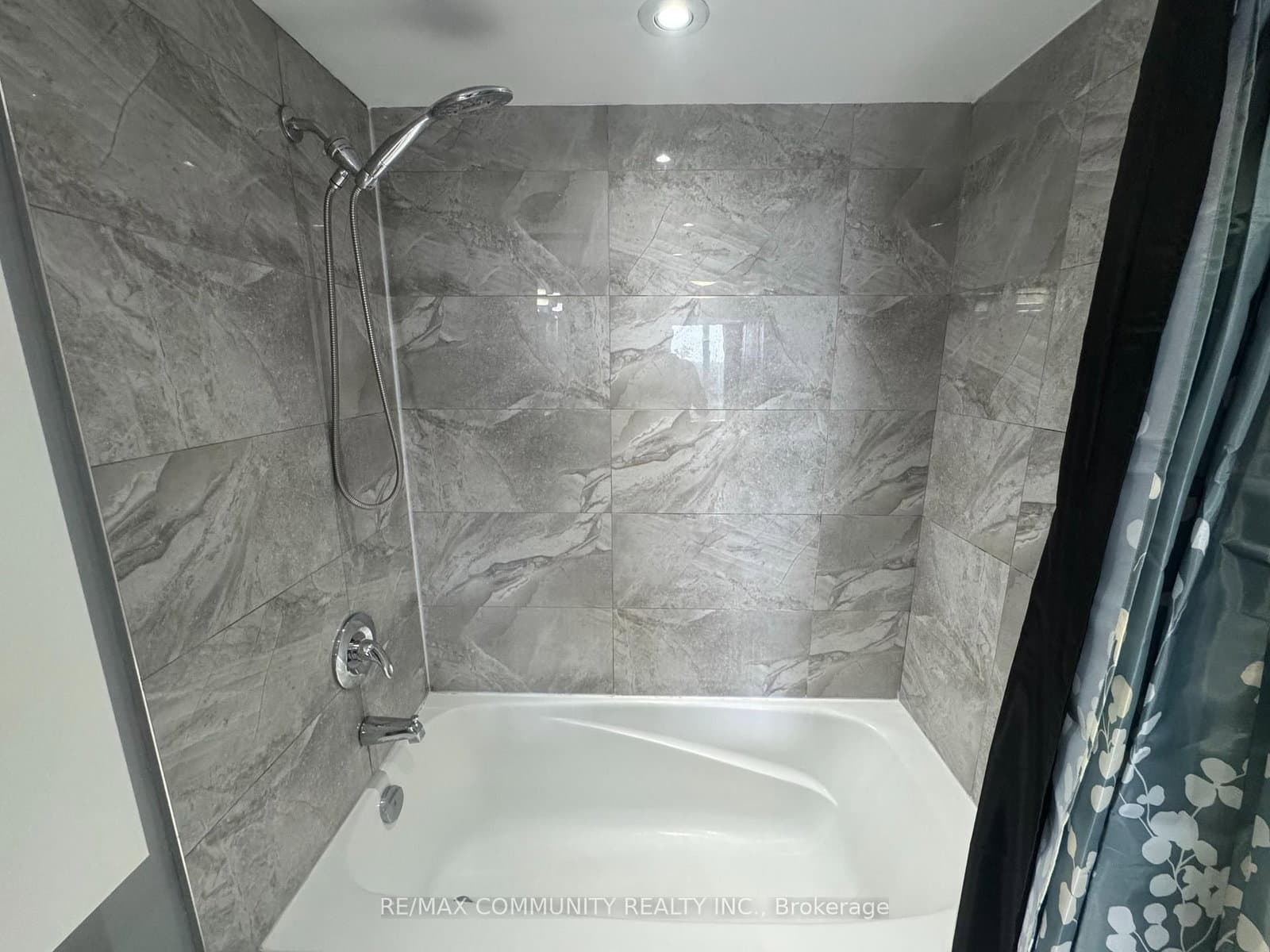 18 Mondeo Drive, Unit 541 thumbnail 11