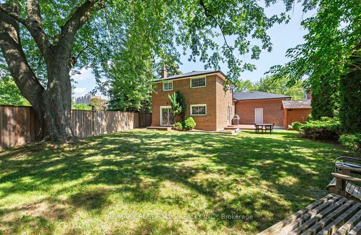 132 Collingsbrook Boulevard thumbnail 25