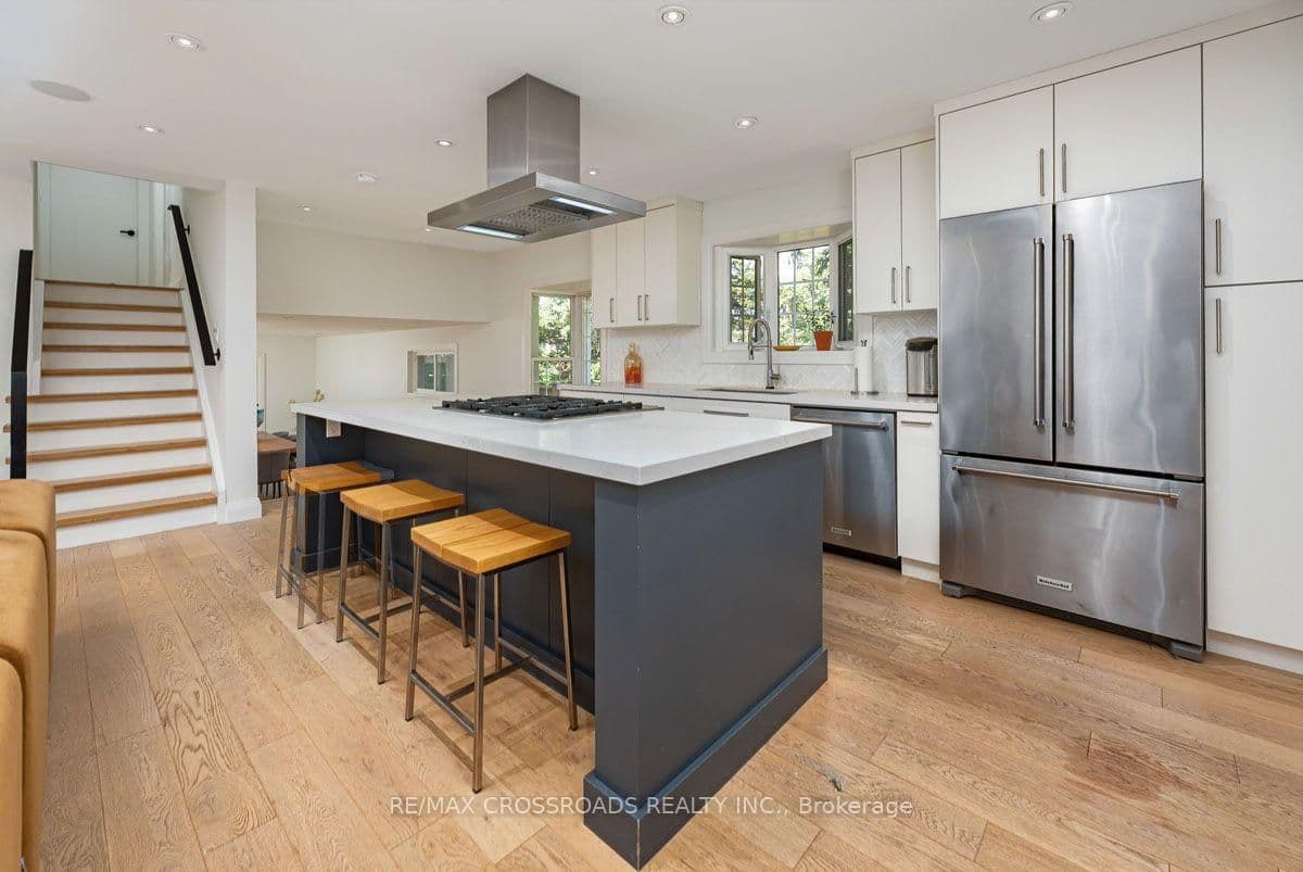 132 Collingsbrook Boulevard thumbnail 5