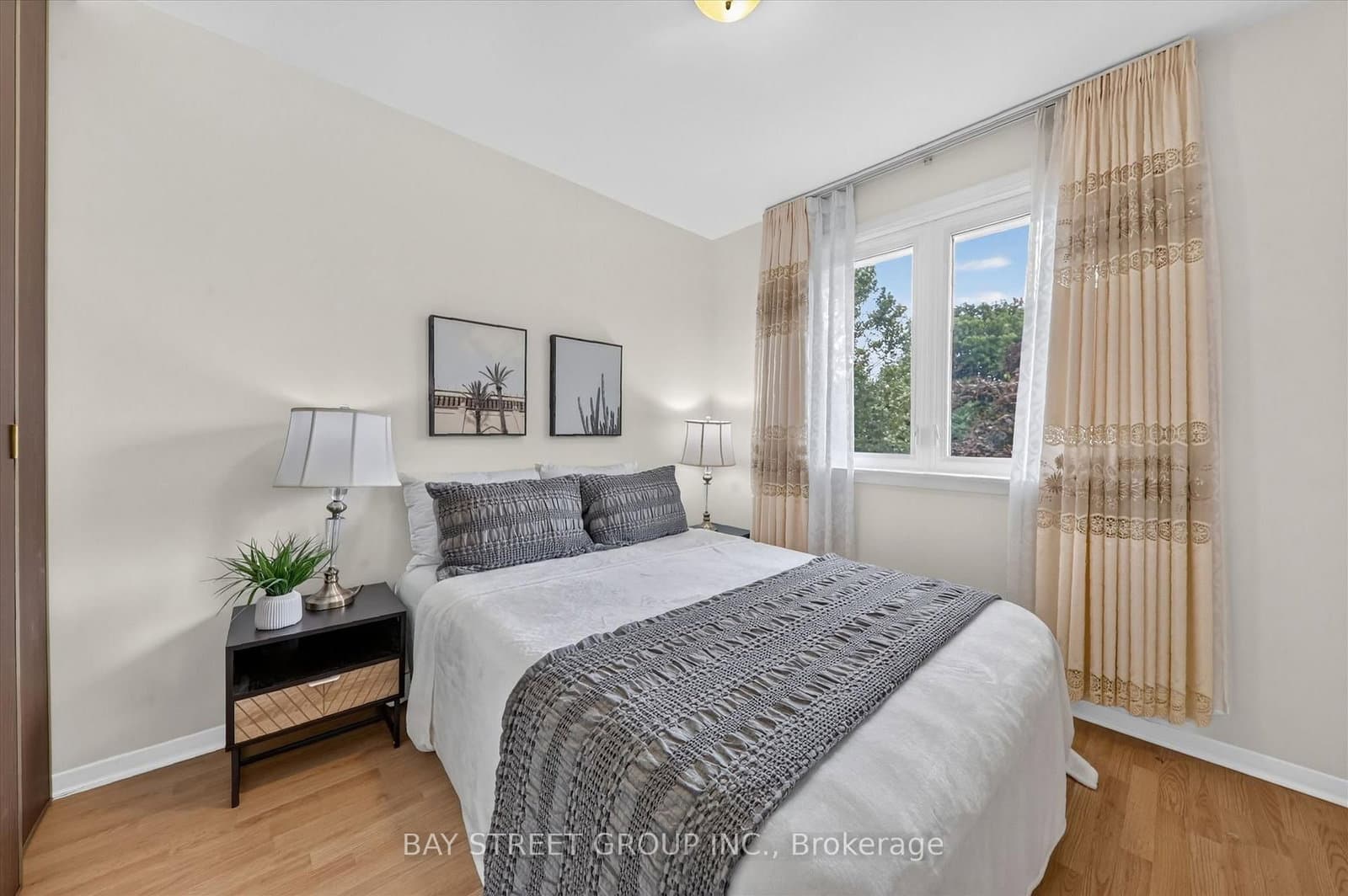 95 TINETA Crescent thumbnail 19