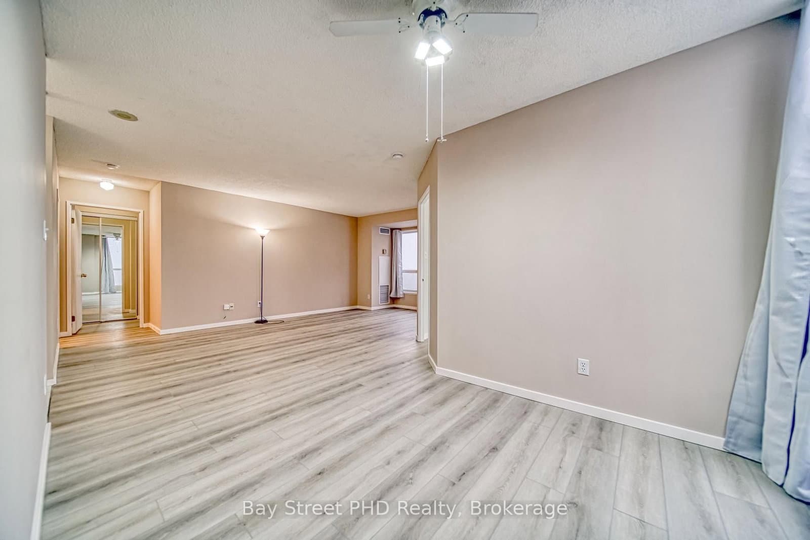 1470 Midland Avenue, Unit 1802 thumbnail 10