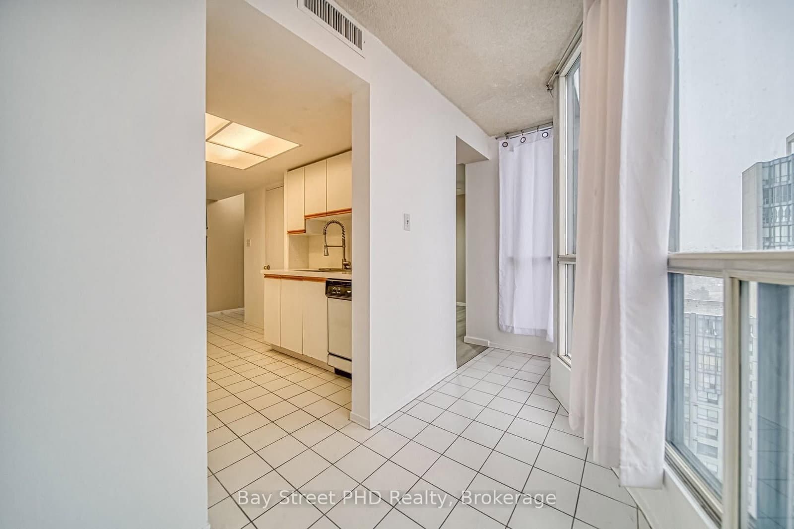 1470 Midland Avenue, Unit 1802 thumbnail 15