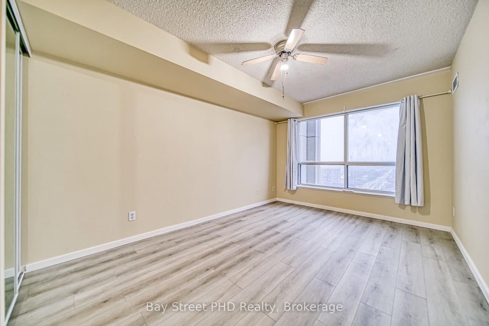 1470 Midland Avenue, Unit 1802 thumbnail 17