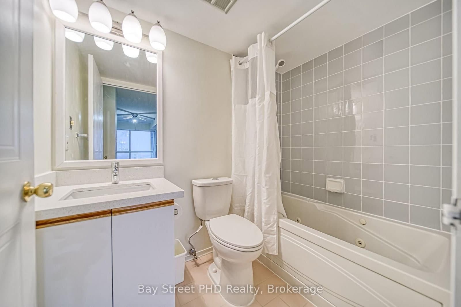 1470 Midland Avenue, Unit 1802 thumbnail 19