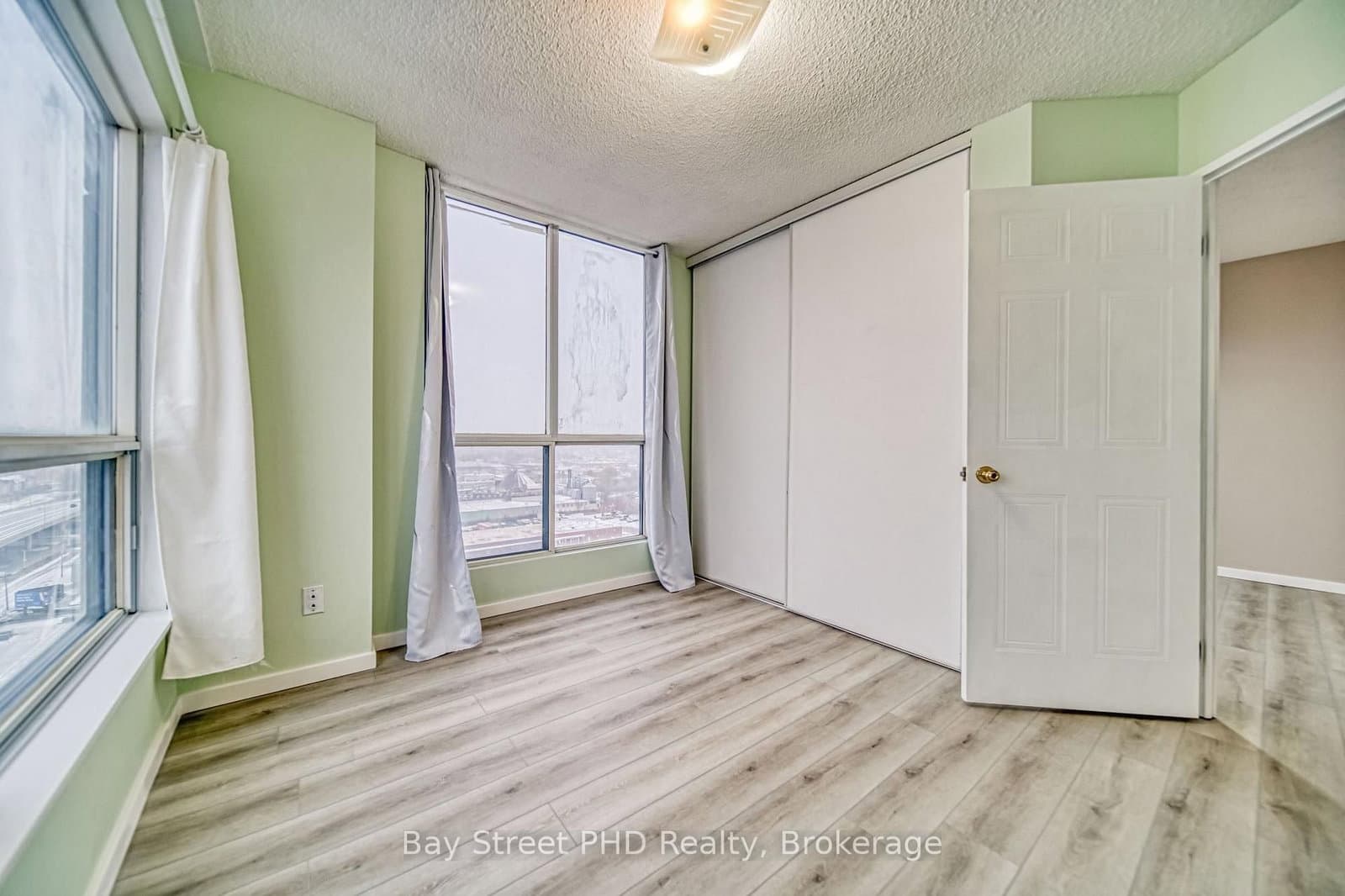 1470 Midland Avenue, Unit 1802 thumbnail 21