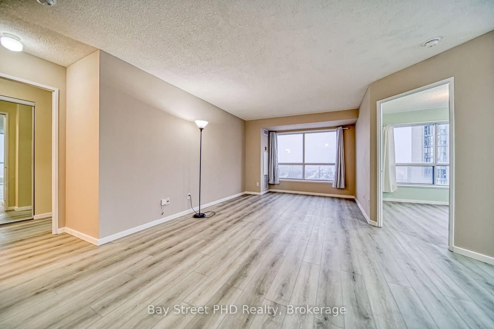 1470 Midland Avenue, Unit 1802 thumbnail 6