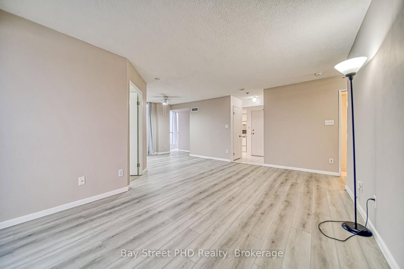 1470 Midland Avenue, Unit 1802 thumbnail 8