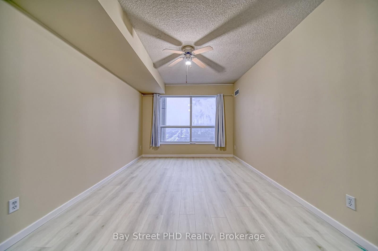 1470 Midland Avenue, Unit 1802 thumbnail 9