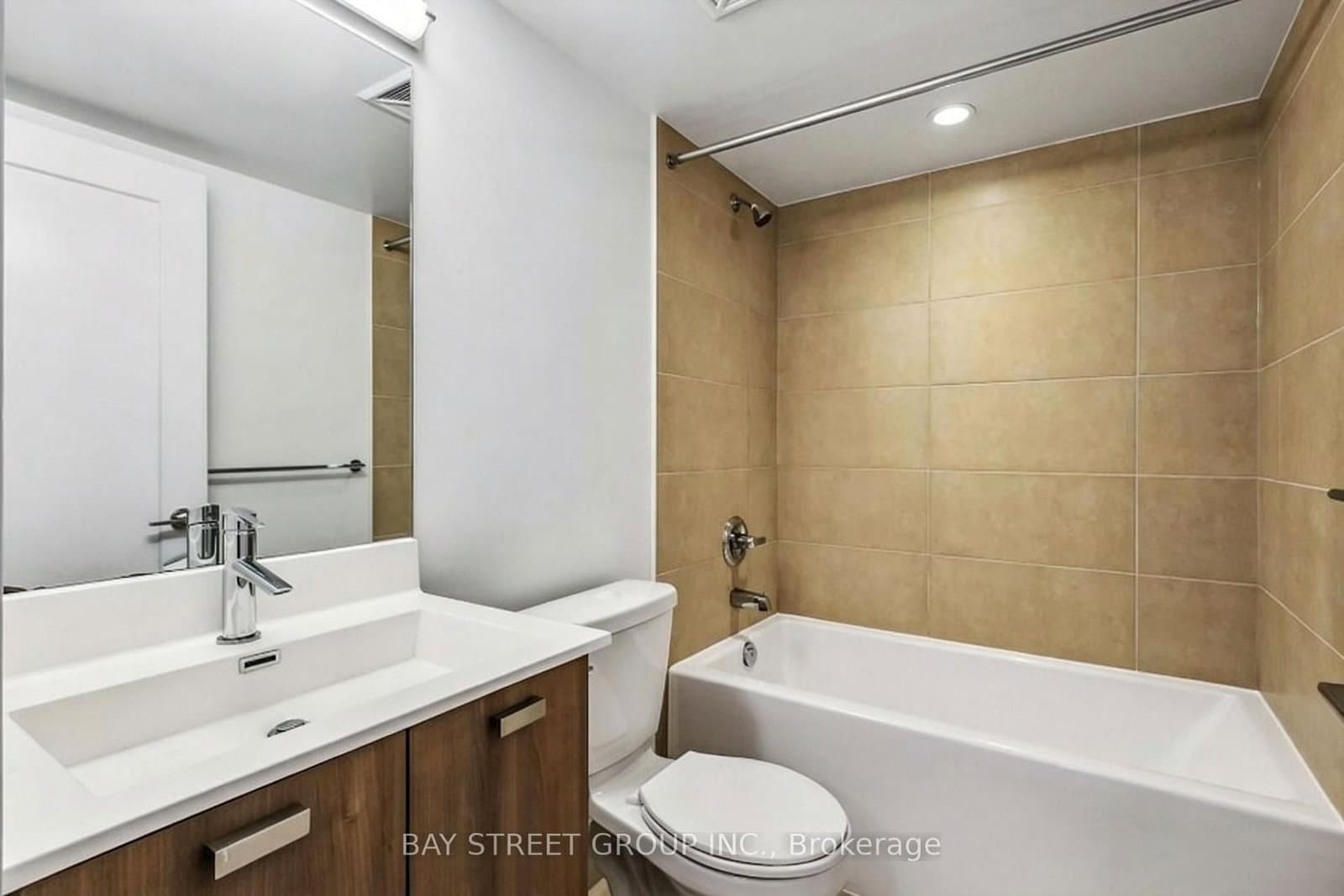275 Village Green Square, Unit 2917 thumbnail 11