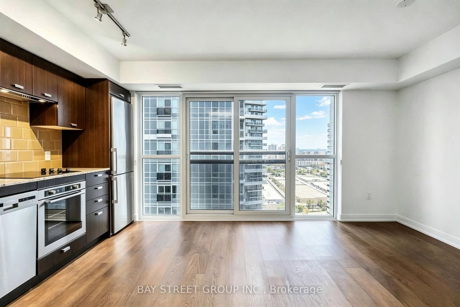 275 Village Green Square, Unit 2917 thumbnail 5