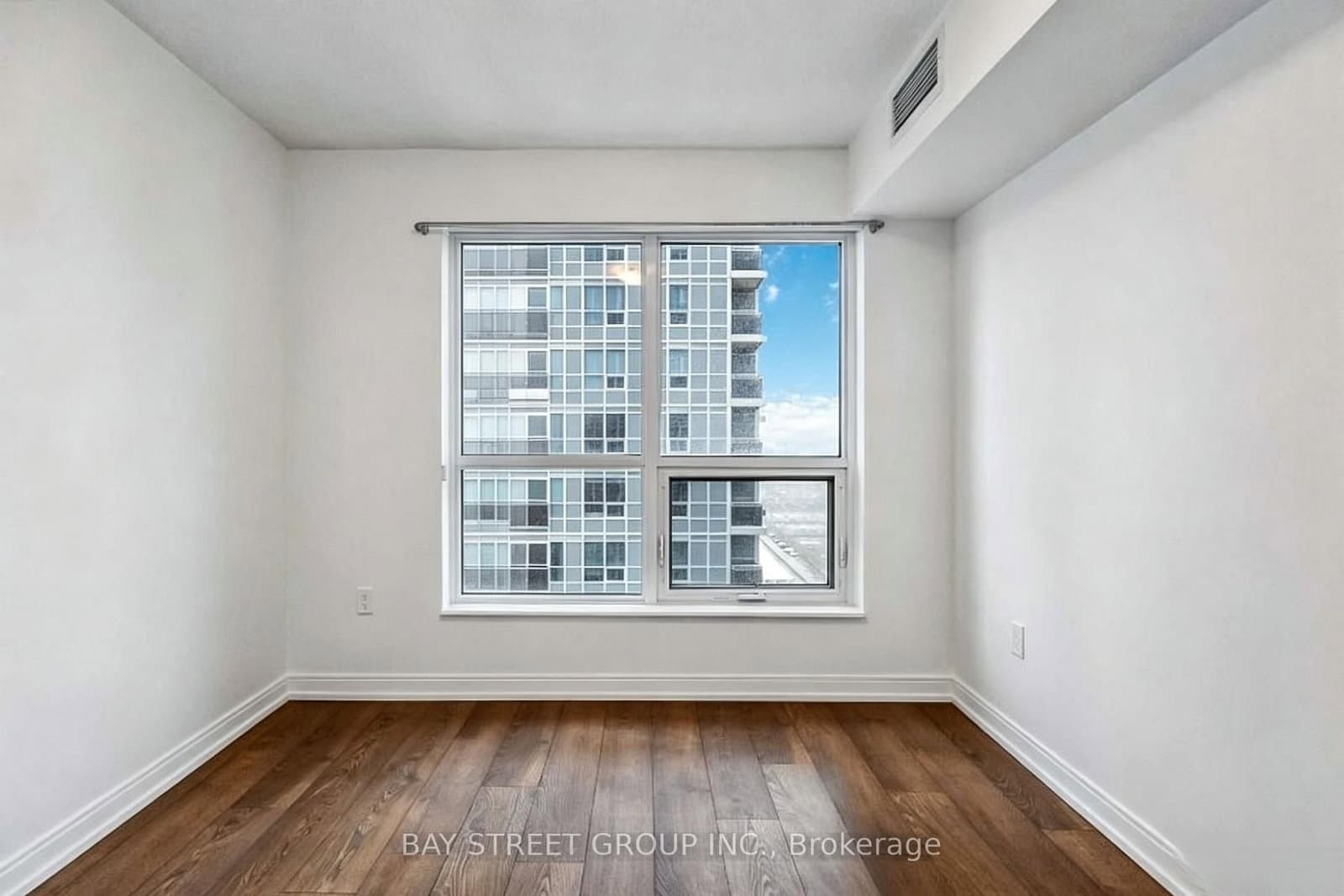275 Village Green Square, Unit 2917 thumbnail 9