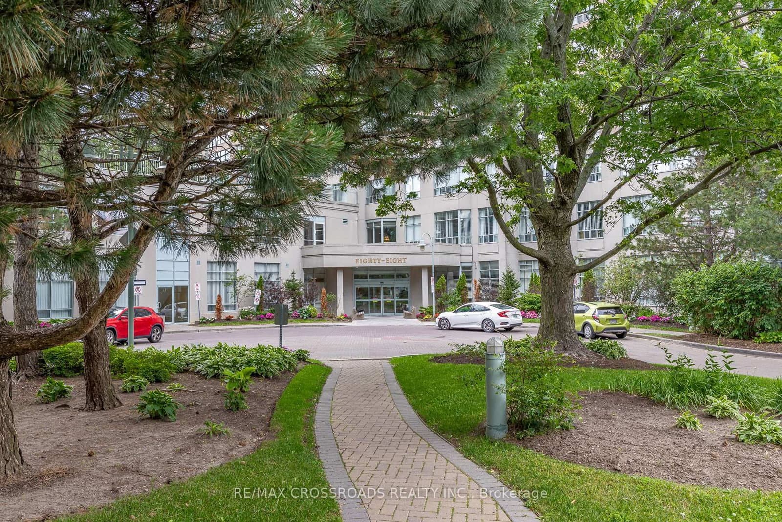 88 Corporate Drive, Unit 1404 thumbnail 2