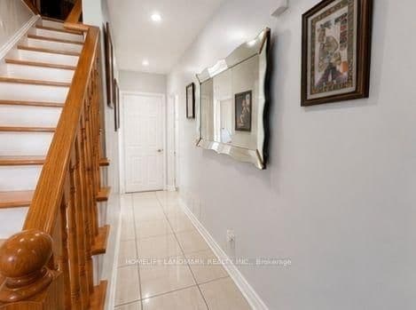 5 Collingsbrook Boulevard thumbnail 3