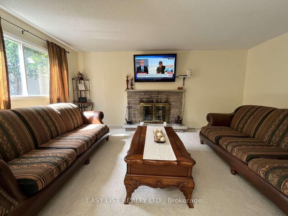 102 Burwell Crescent thumbnail 11