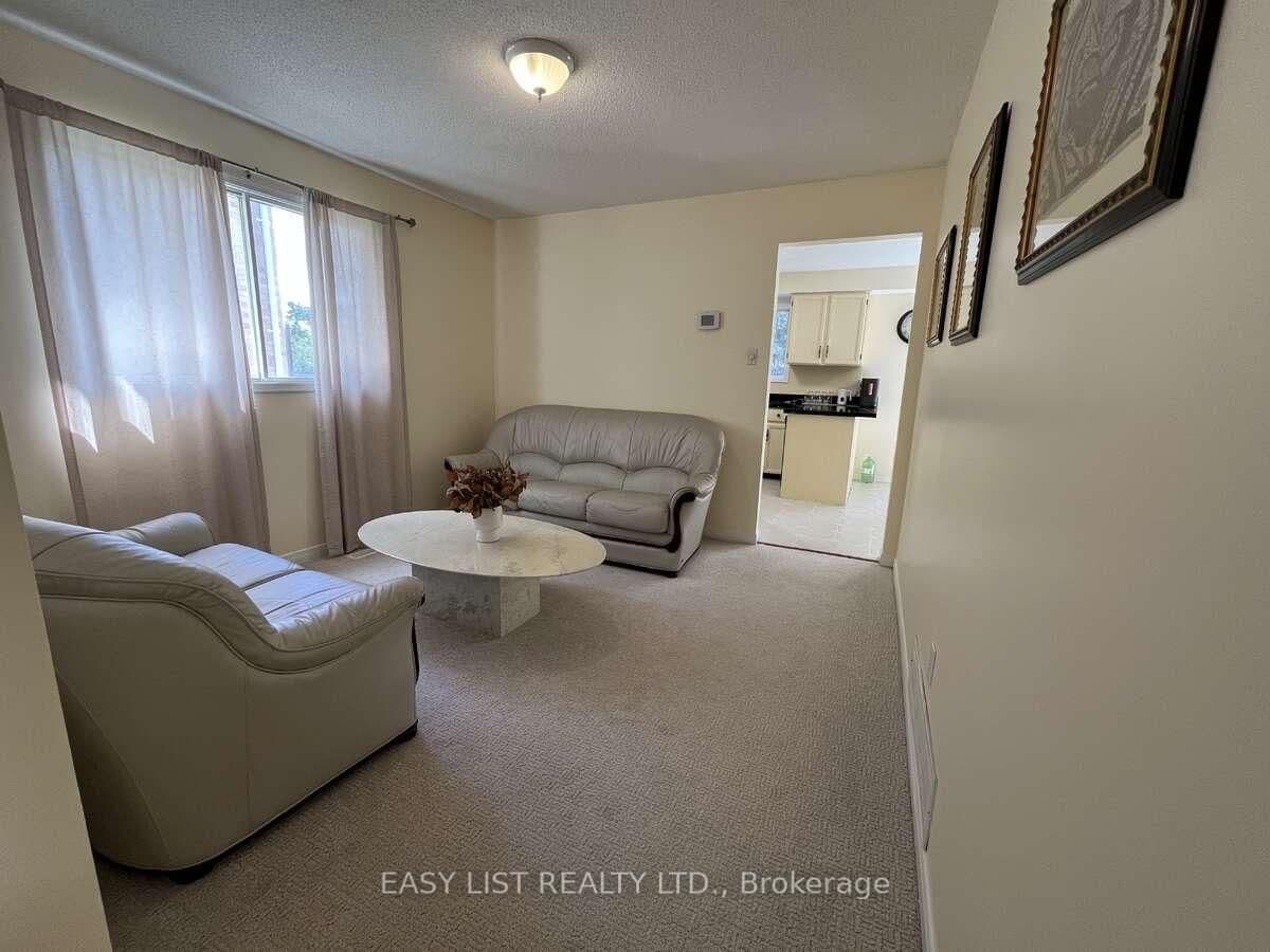 102 Burwell Crescent thumbnail 13
