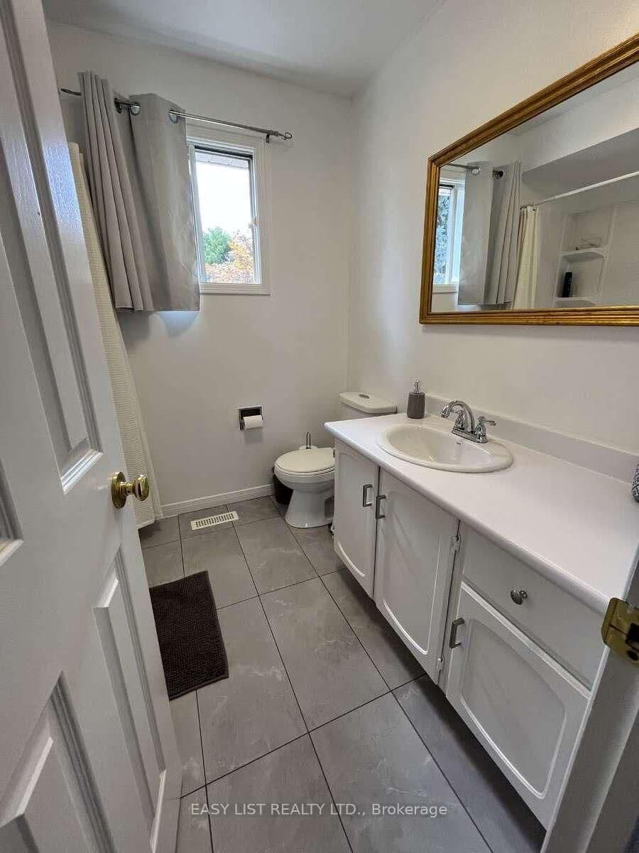 102 Burwell Crescent thumbnail 18