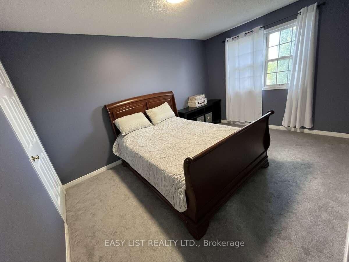 102 Burwell Crescent thumbnail 23