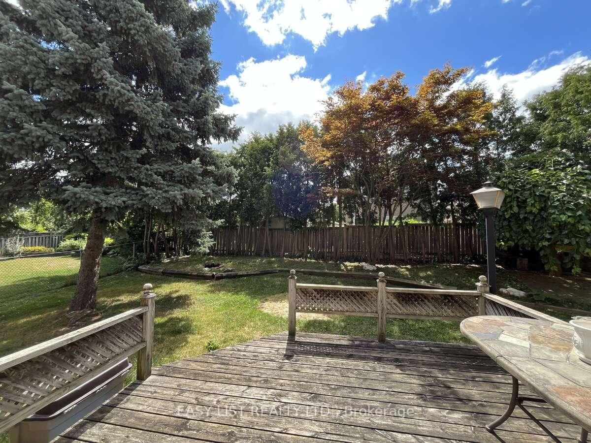 102 Burwell Crescent thumbnail 27