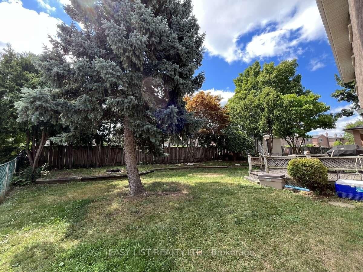 102 Burwell Crescent thumbnail 28