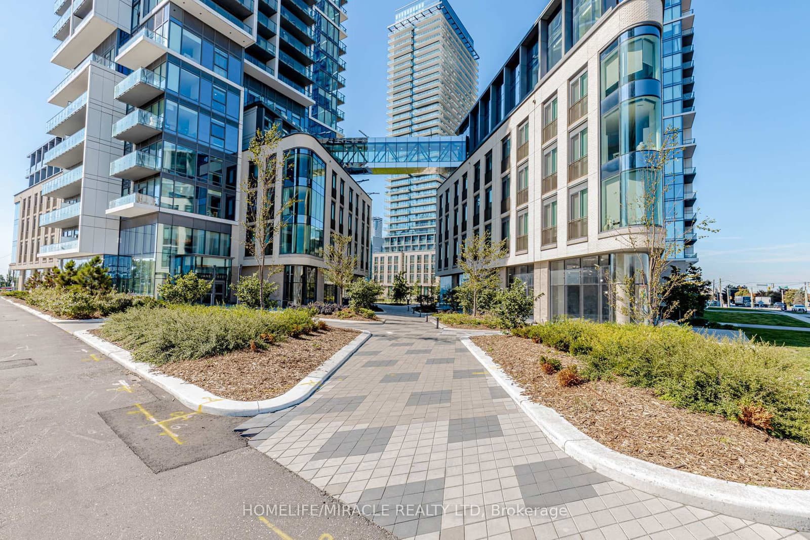 7890 Jane Street, Unit 501 thumbnail 3