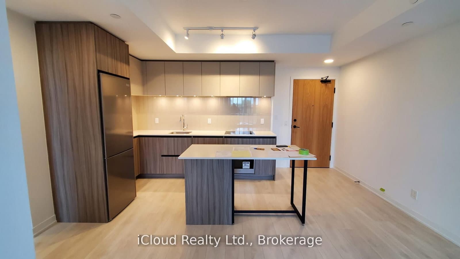 7950 Bathurst Street, Unit 210 thumbnail 2