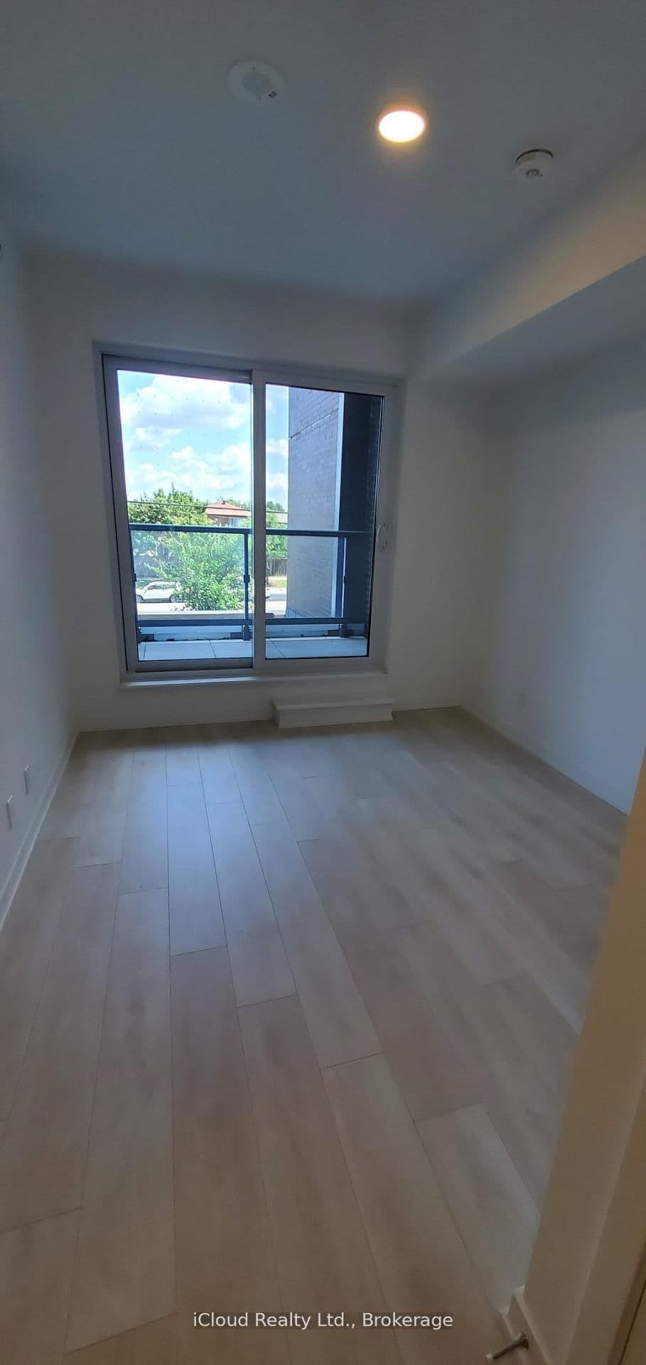 7950 Bathurst Street, Unit 210 thumbnail 3