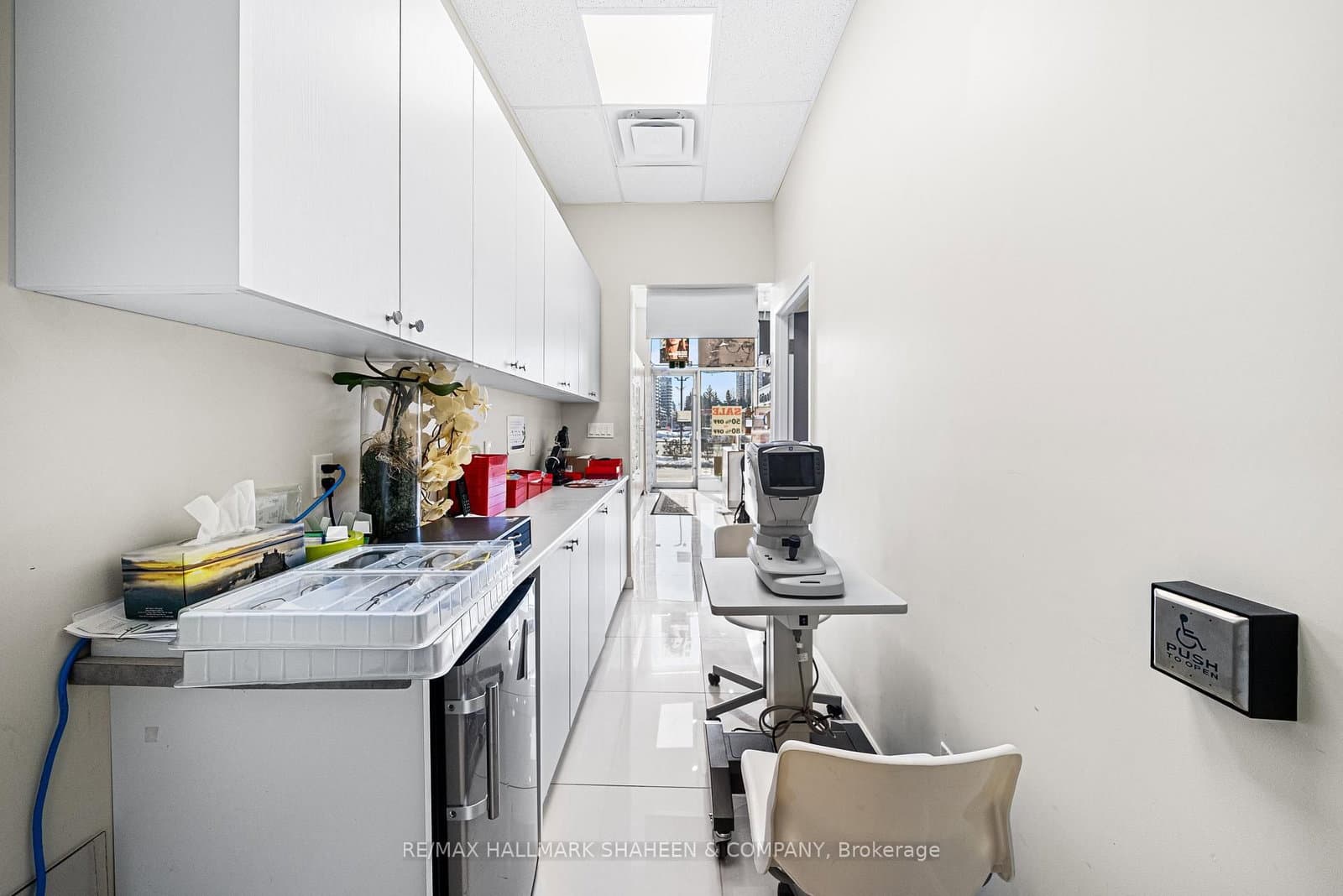 9610 Yonge Street, Unit B10 thumbnail 9