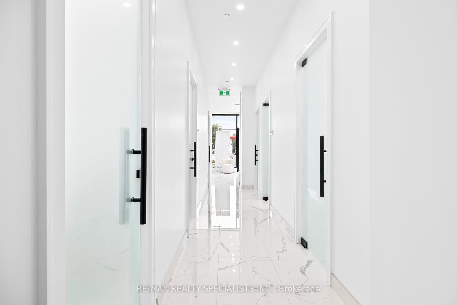 7097 Yonge Street, Unit 1 thumbnail 14