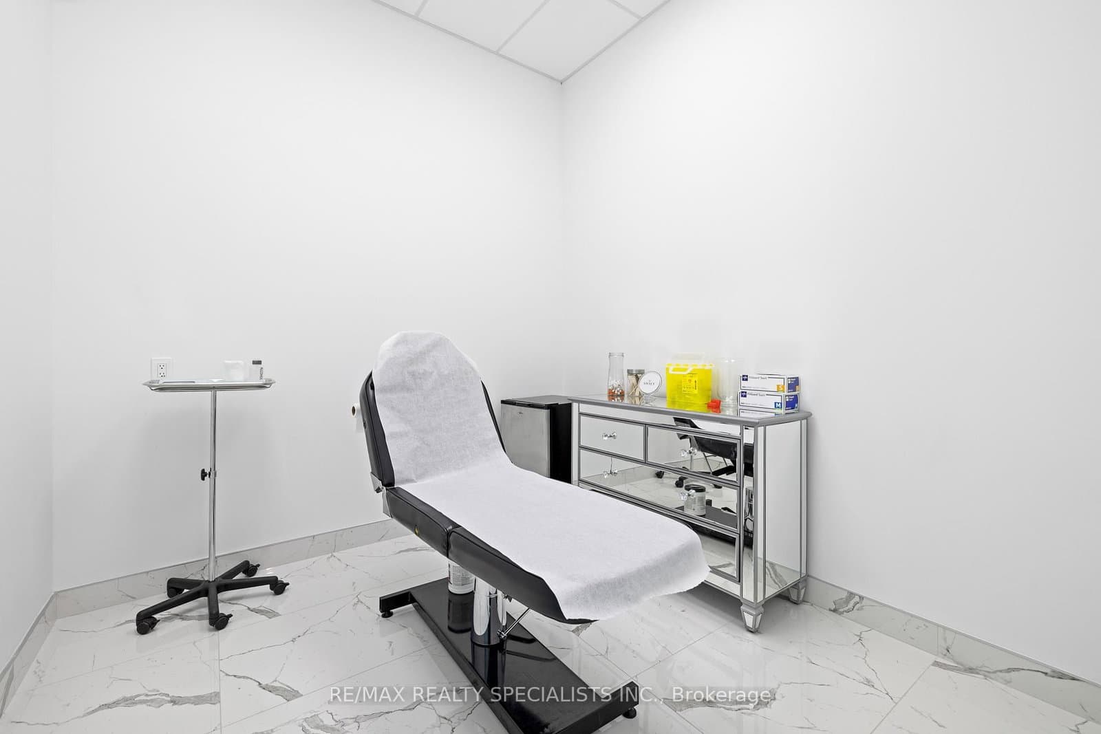 7097 Yonge Street, Unit 1 thumbnail 22