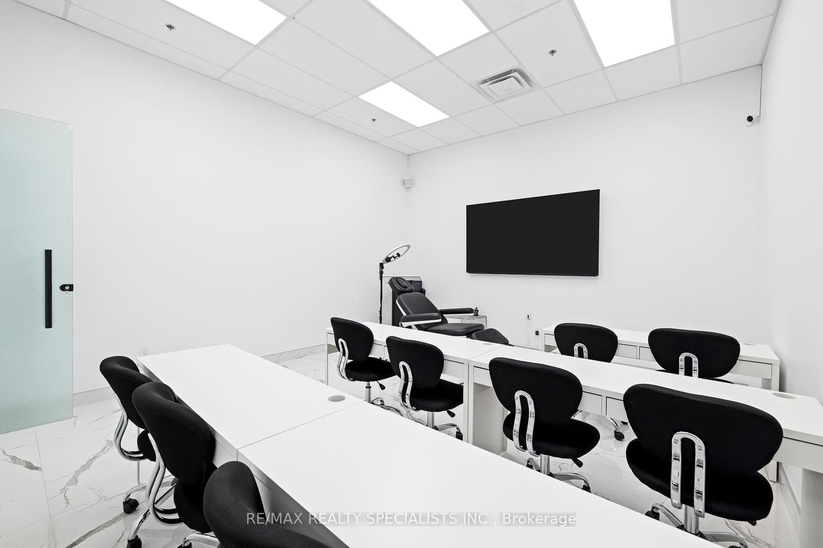 7097 Yonge Street, Unit 1 thumbnail 25