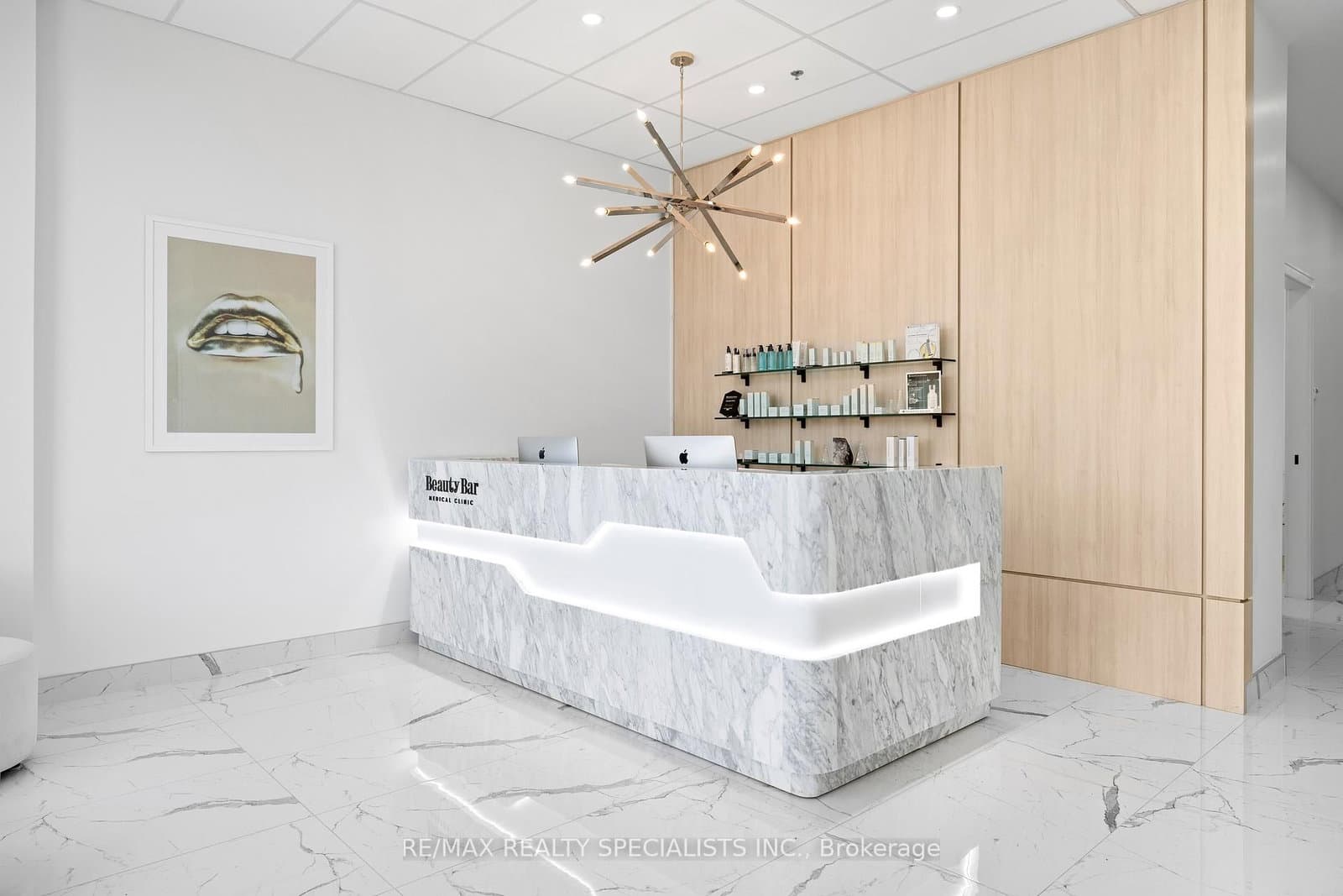 7097 Yonge Street, Unit 1 thumbnail 8