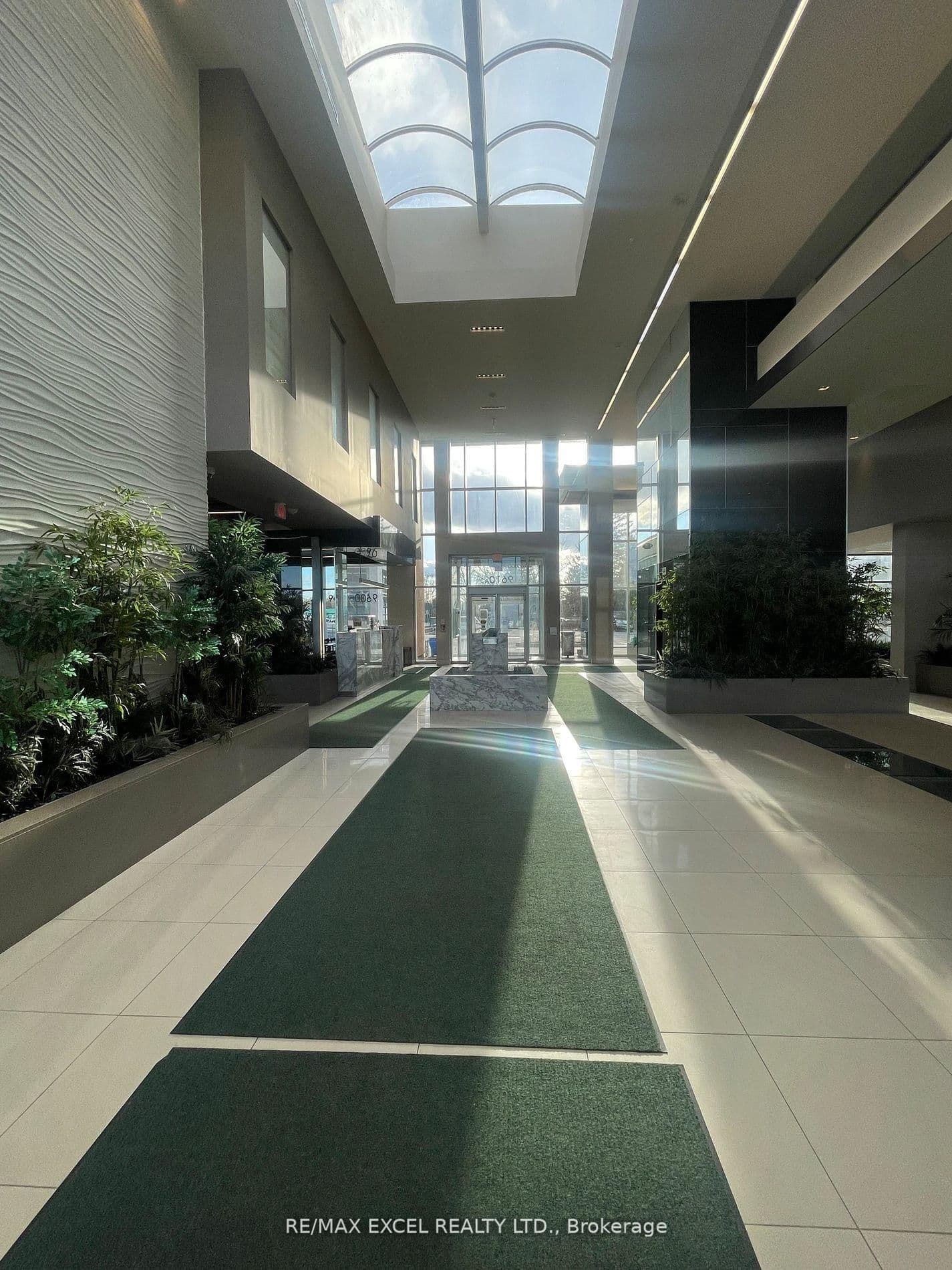 9610 Yonge Street, Unit B1 thumbnail 11
