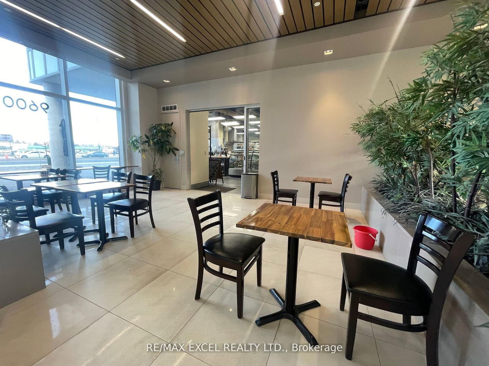 9610 Yonge Street, Unit B1 thumbnail 9