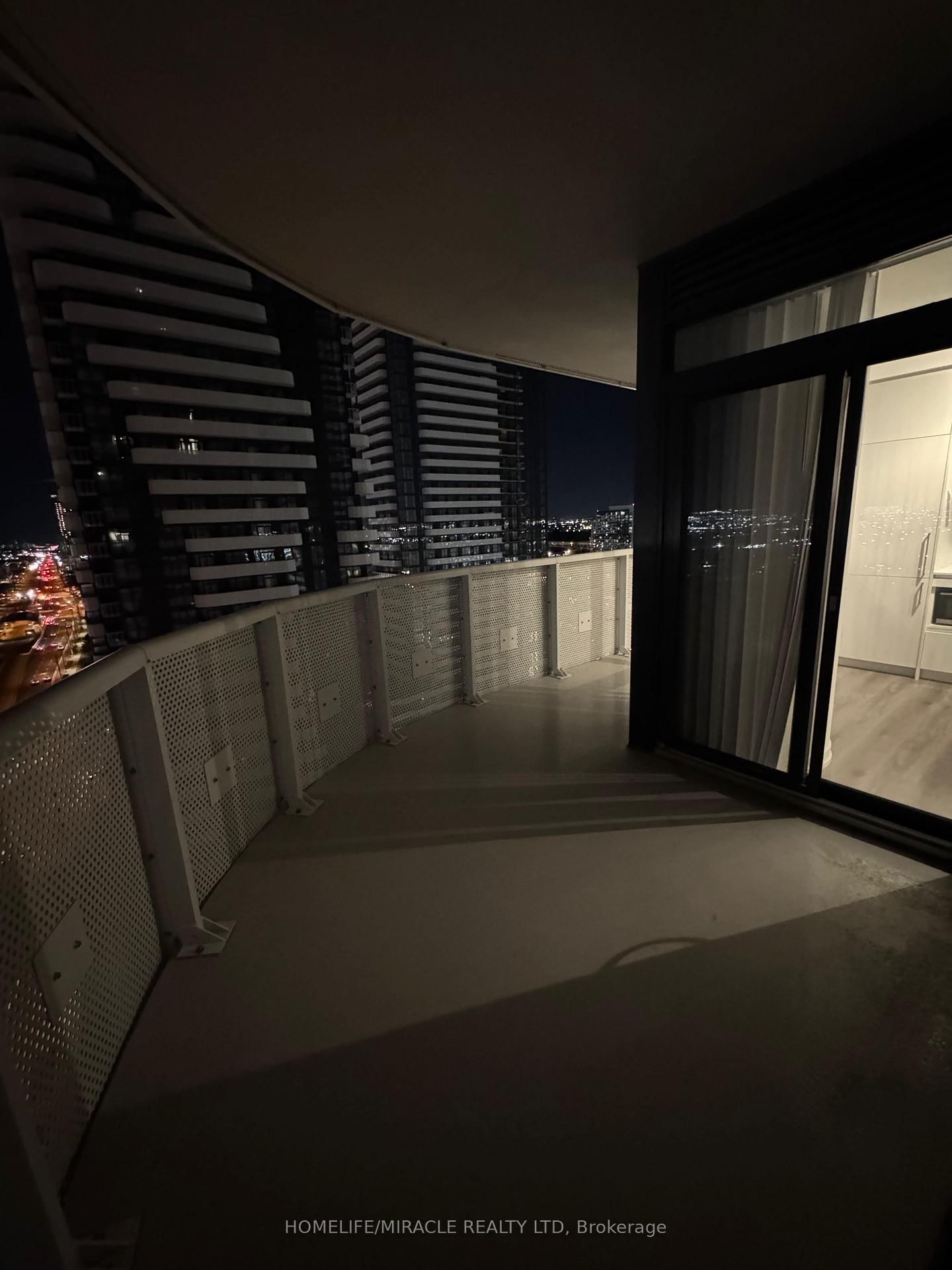 225 Commerce Street, Unit 2012 thumbnail 12