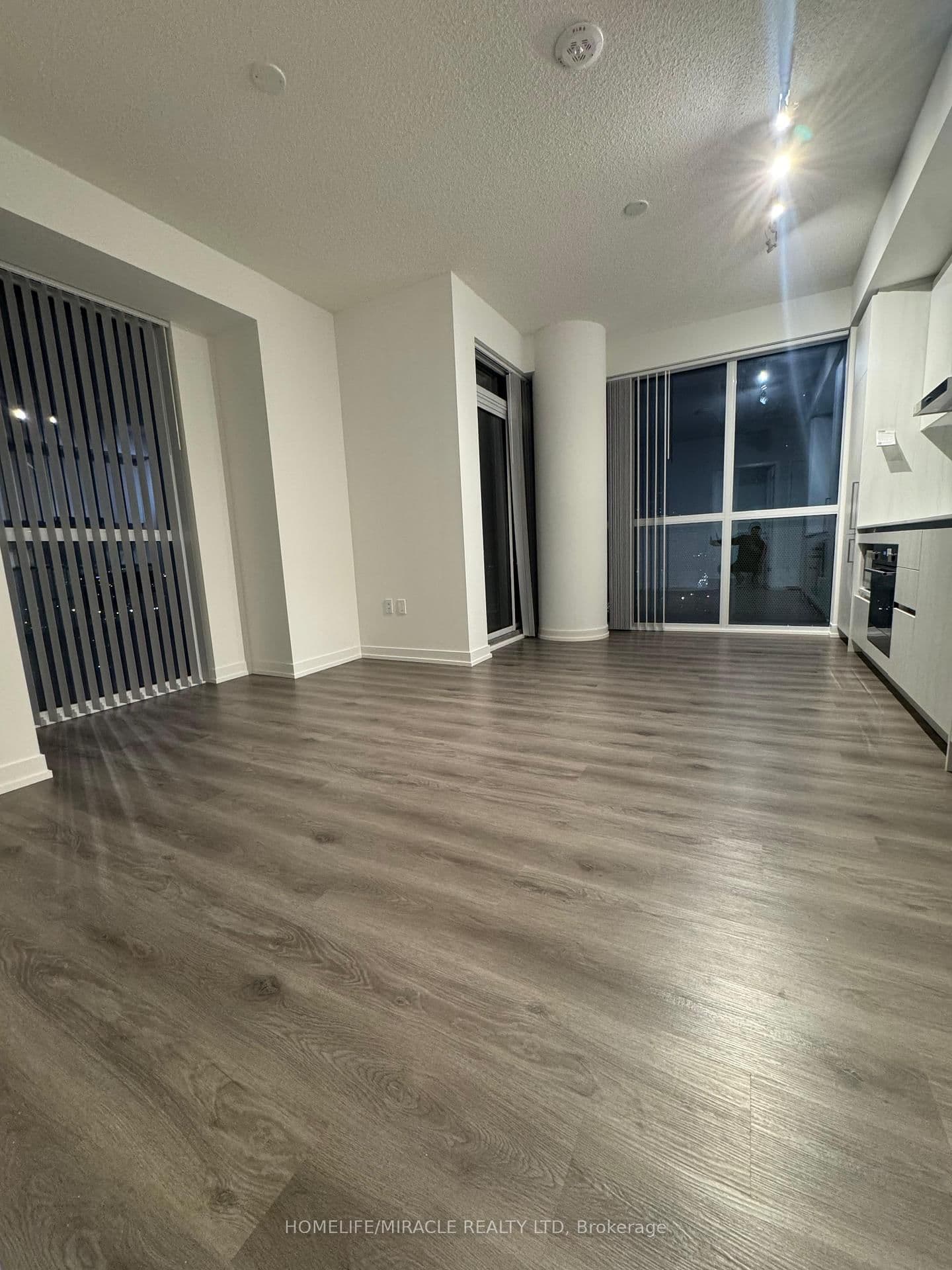 225 Commerce Street, Unit 2012 thumbnail 6