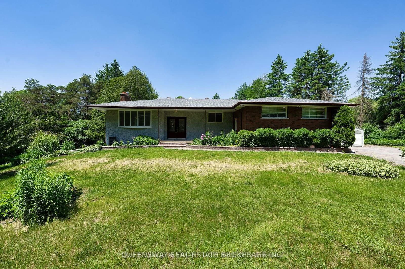 1268 15th Side Road - Image 1