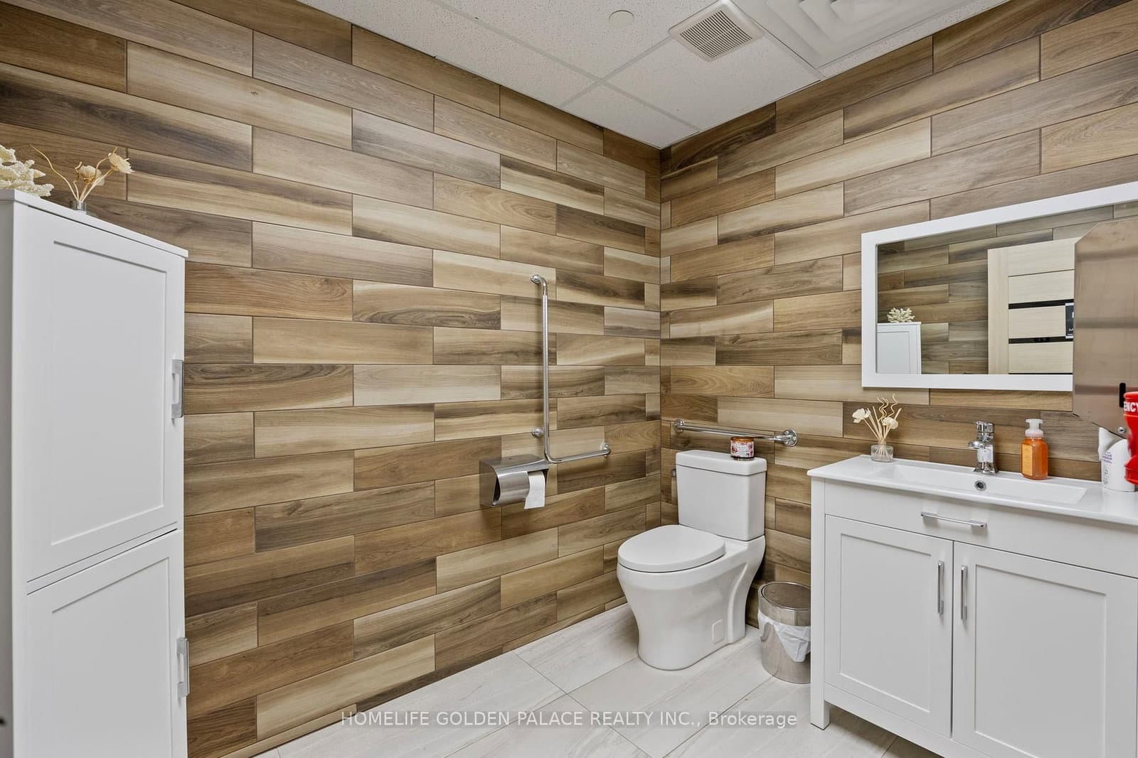 9610 Yonge Street, Unit A7 thumbnail 9