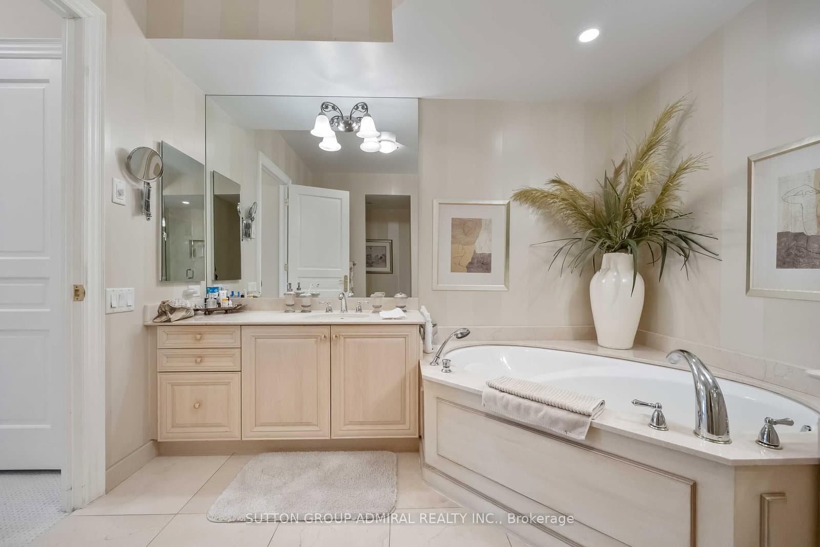 7071 Bayview Avenue, Unit 207 thumbnail 37
