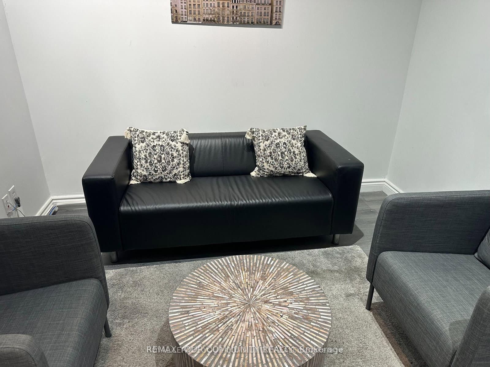 7181 Yonge Street, Unit 18 thumbnail 16
